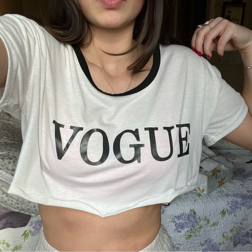 Cropped white Vogue tee